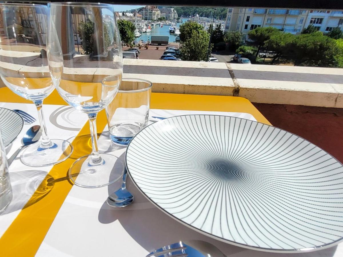 ディーブ・シュール・メールDuplex 2 Pieces Port Cabourg - 2 A 4 Personnes - Terrasse - Vue Port - Exclusif Book Ingアパートメント エクステリア 写真