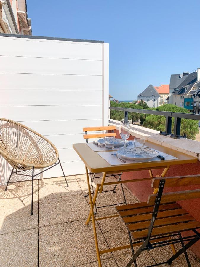 ディーブ・シュール・メールDuplex 2 Pieces Port Cabourg - 2 A 4 Personnes - Terrasse - Vue Port - Exclusif Book Ingアパートメント エクステリア 写真